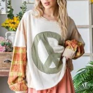 NWT EASEL SAGE PATCH PEACE THERMAL KNIT PULLOVER W/ CONTRASTING PLAID SLEEVES